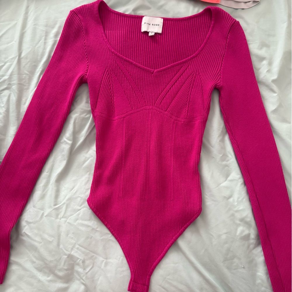 Missguided + Fuchsia V-Neck Ribbed Sweater Bodysuit